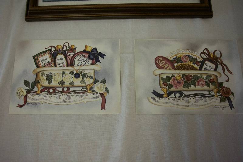 lot 26 image: Bathroom Decor