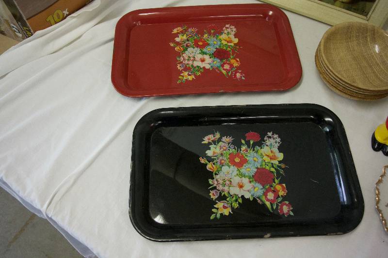 lot 28 image: Vintage Kitchen Decor