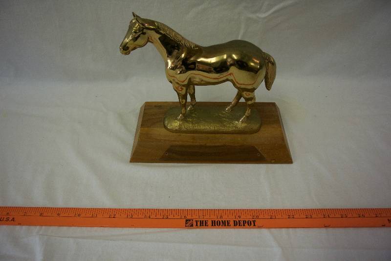 lot 34 image: 1979 Quarterhorse Trophy