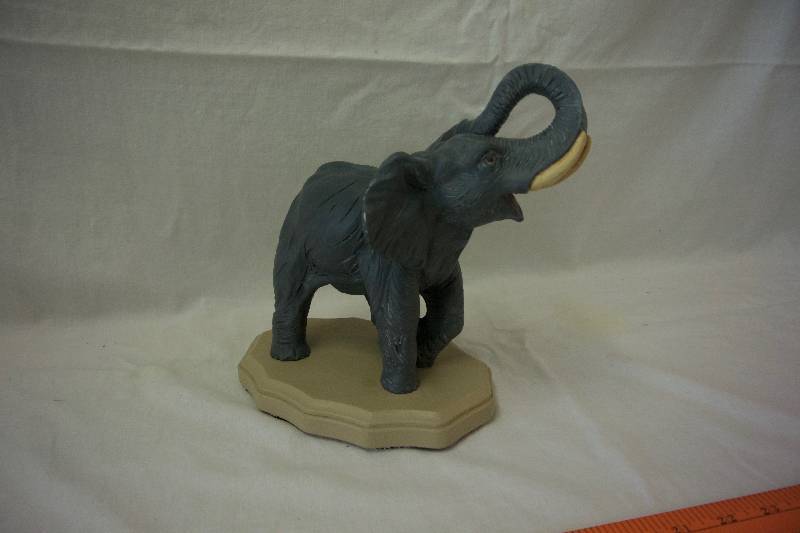 lot 35 image: Artistic Elephant BookendDoor Stopper