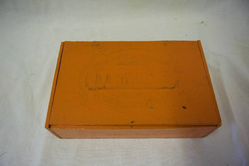 lot 47 image: Wooden Cigar Box Filled with Old Keys