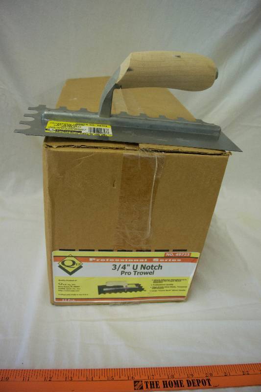lot 48 image: New 34 Notched Trowels (Qty. 12)