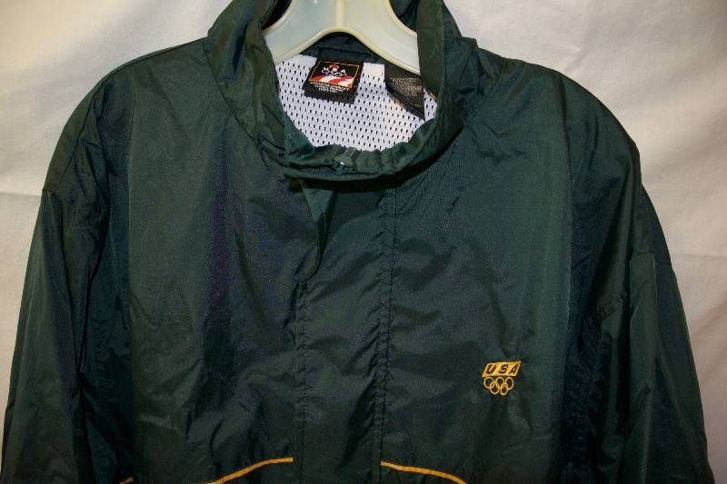 lot 51 image: USA Olympic Jacket (Large)