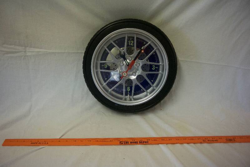 lot 55 image: Garage Tire Clock