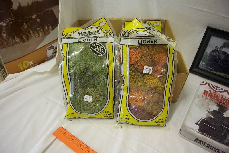 lot 59 image: Train Collectibles