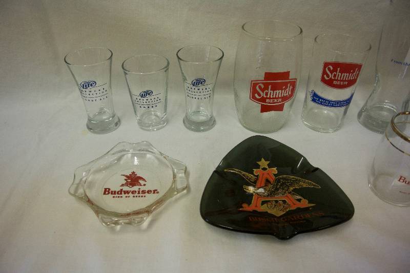 lot 68 image: Bar-ware Glasses