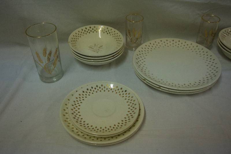 lot 99 image: Wheat Pattern Dish Set