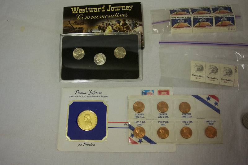 lot 127 image: Collectible Coins & Stamps