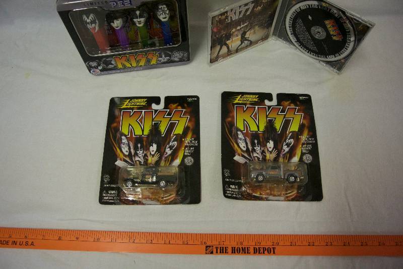 lot 128 image: Kiss Memorabilia