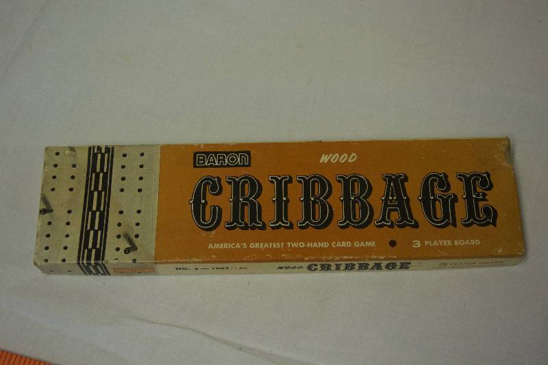 lot 131 image: Vintage Cribbage Set & New Poker Chip Set