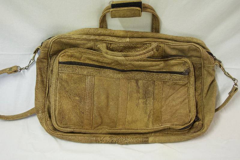 lot 140 image: Vintage Soft Leather Travel Bag