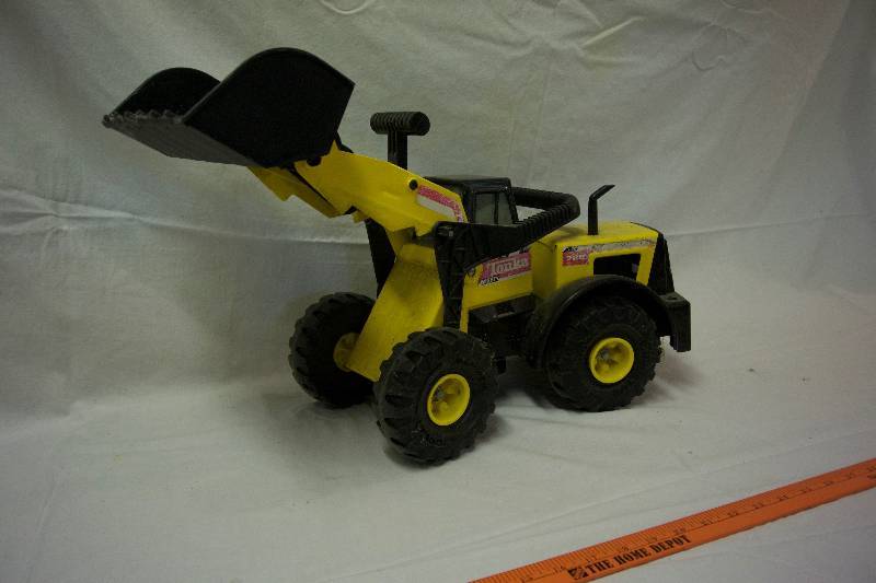 lot 144 image: Metal Tonka-Truck Loader