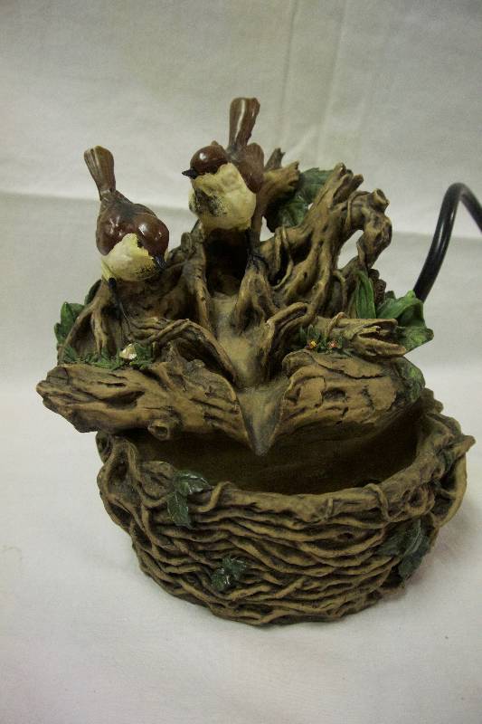 lot 145 image: Bird Water Fountain