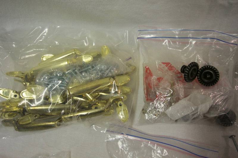 lot 163 image: New & Used Cabinet Hardware