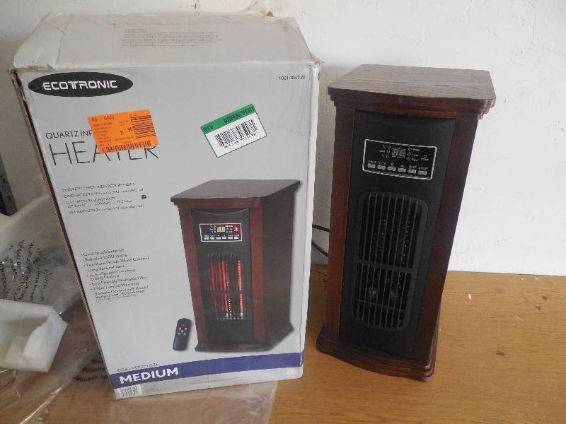 lot 39 image: Ecotronic 1500-Watt 3-Element Tower Infrared Electric Portable Heater
