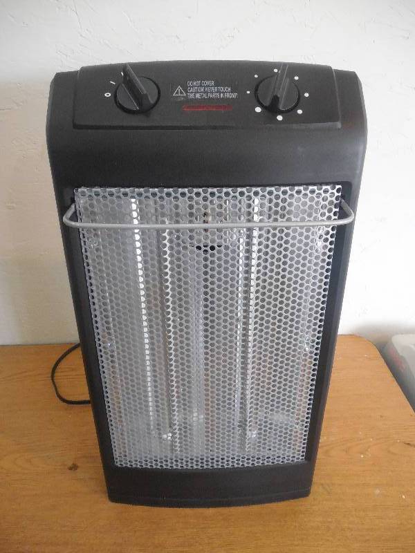 lot 40 image: Ecotronic 1500-Watt 2-Element Infrared Electric Portable Heater