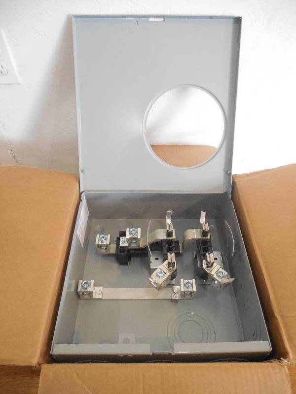 lot 43 image: Siemens 200 Amp Ringless Underground Fed Meter Socket