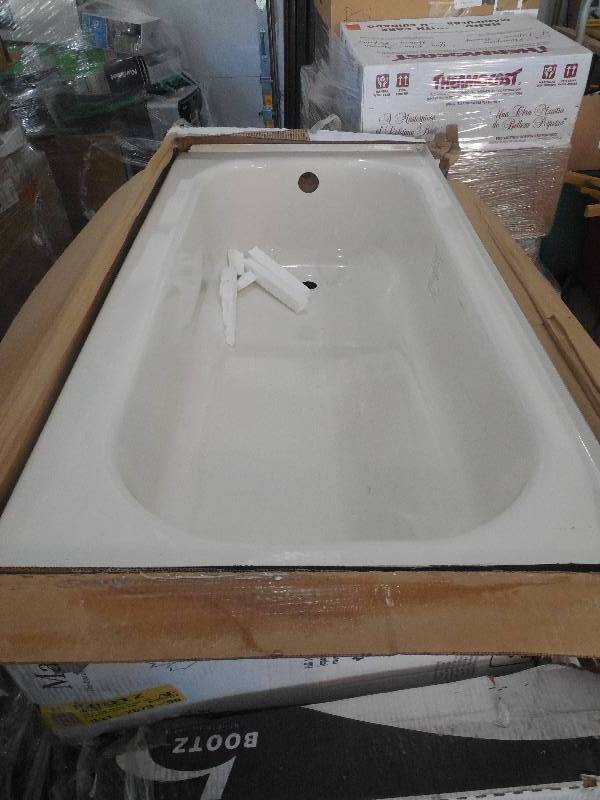 lot 83 image: Mapleleaf 5 ft. Left Drain Raised Outlet Soaking Tub in White