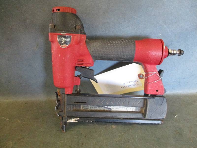 lot 3 image: Tool Shop Nailer