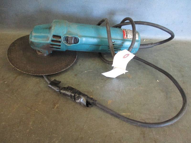 lot 10 image: Makita Angle Grinder