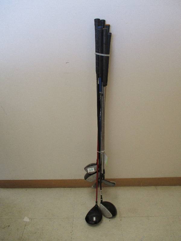 lot 20 image: Golf Clubs