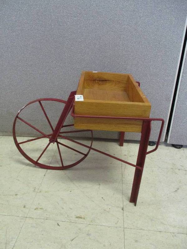 lot 46 image: IndoorOutdoor Planter