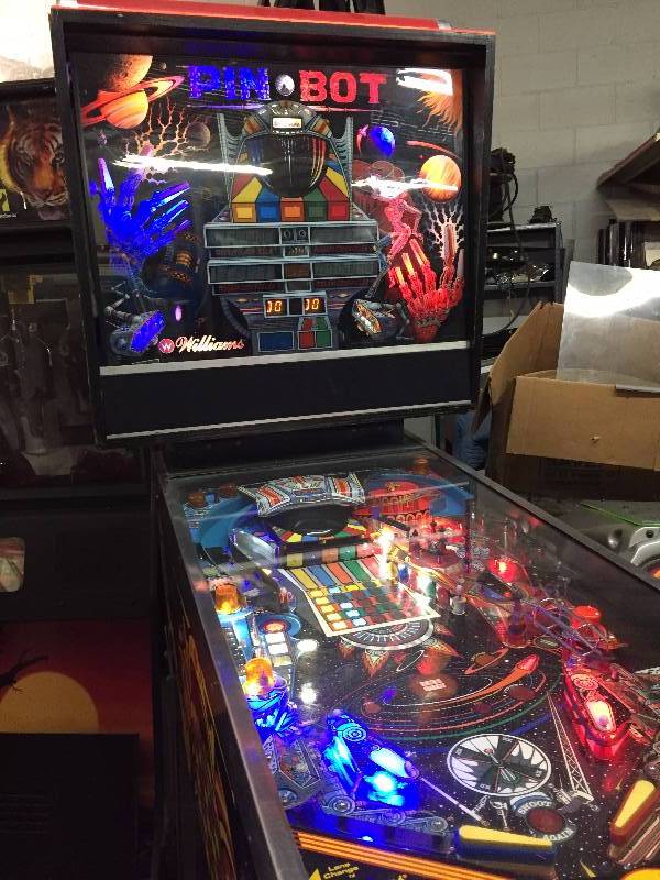 lot 6 image: Pinbot Pinball Game