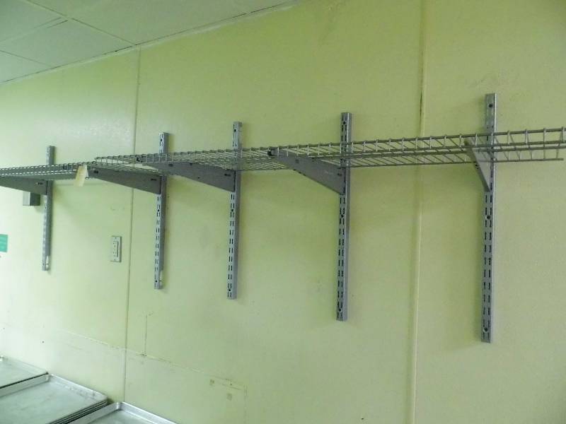 lot 35 image: Lot of 4 Rubbermaid Metal Shelves