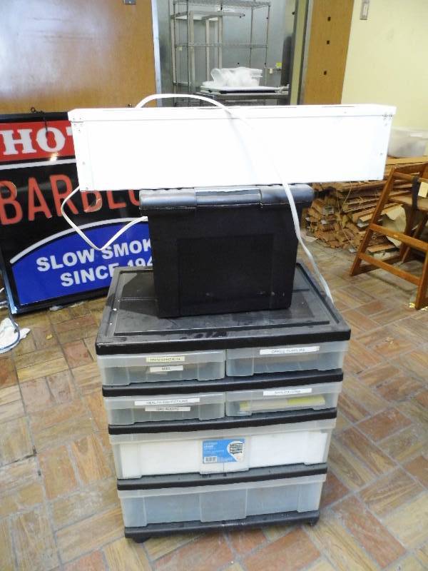 lot 96 image: UV Light - 2 Rubbermaid Storage Containers