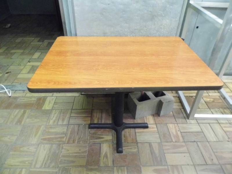 lot 58 image: Restaurant Table