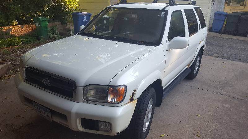 1999  Nissan Pathfimder LX, 4WD, Automatic