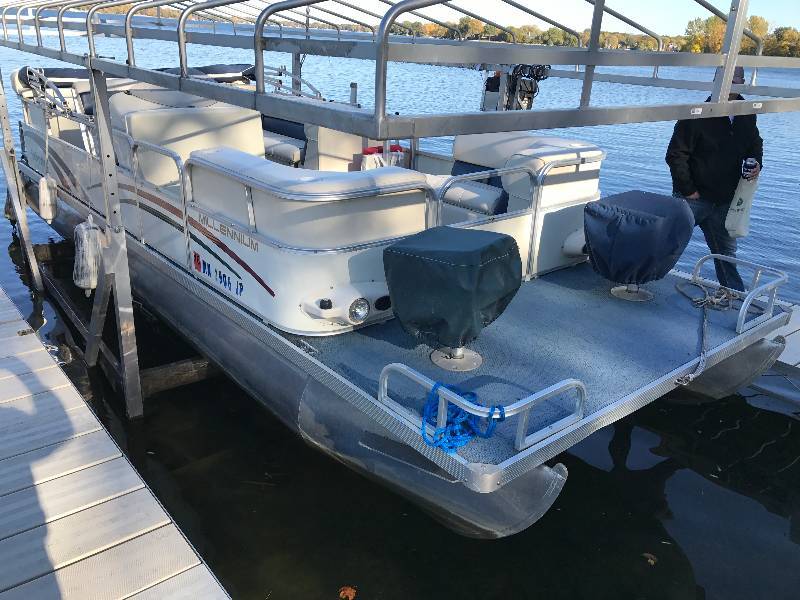 lot 1 image: 2003 Odyssey Millenium 20ft Pontoon