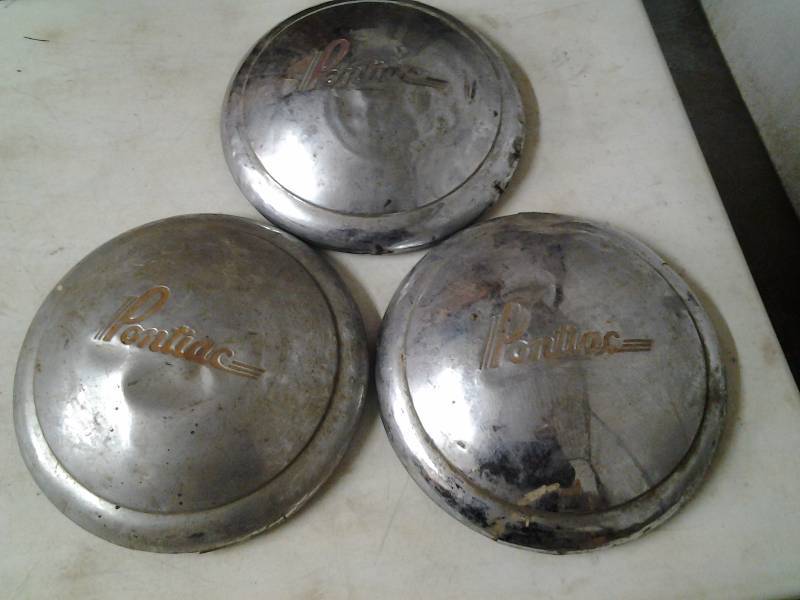 3-Pontiac Hub Caps (40s)