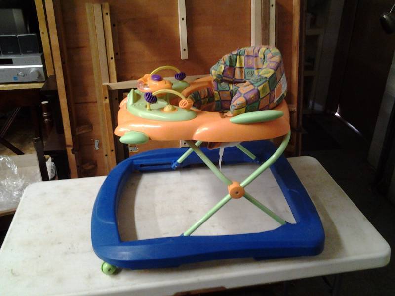 Safety First Baby WalkerBusy Chair