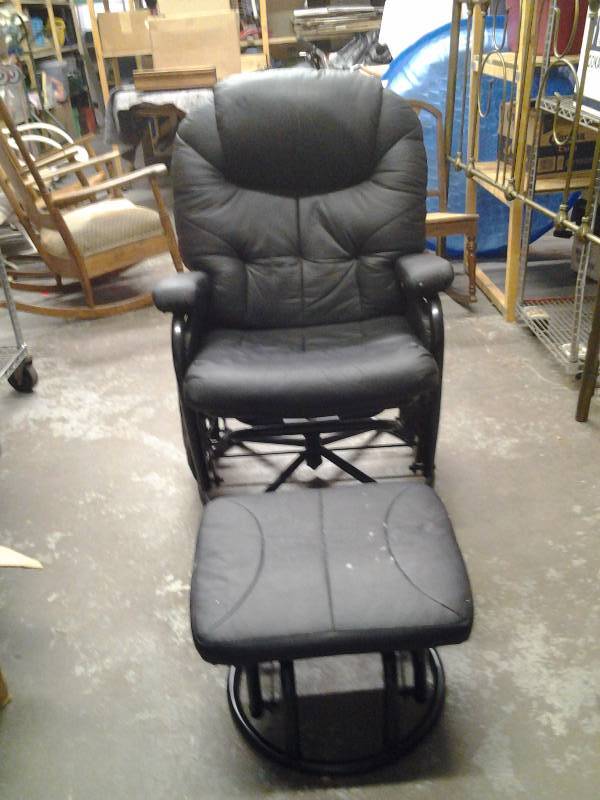 Black Swivel Rocker With Ottoman