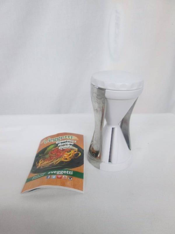 lot 70 image: Veggetti Spiral Vegetable Cutter