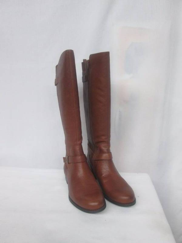lot 29 image: Naturalizer Womens Joan Knee-High Boot - Wide