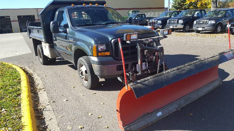 lot 4 image: 2006 Ford  F-350 XLT Super Duty With Contractor Dump and 9 Foot Western Snow Plow