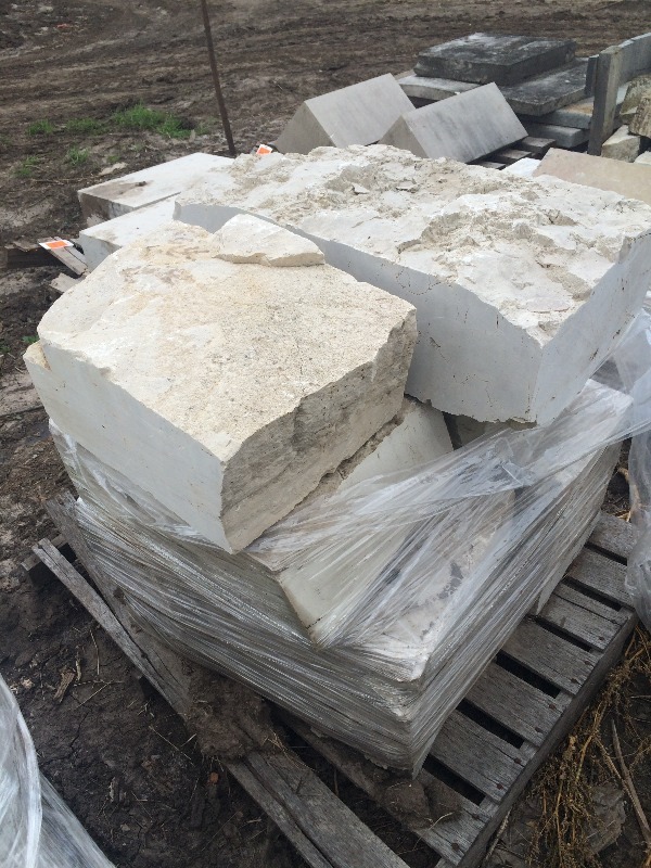 lot 7 image: Pavers, Decretive Stone, Block   random sizes