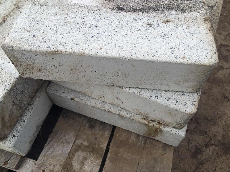lot 14 image: Pavers, Decretive Stone, Block   24 x 12 x 3 approx.   Full Pallet