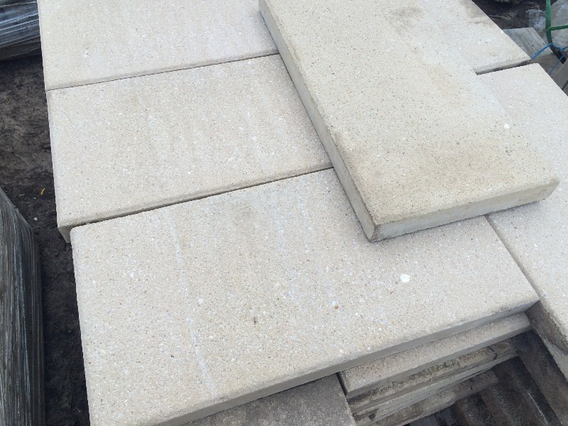 lot 32 image: Pavers, Decretive Stone, Block   24 x 12 x 2   34 Pallet Lot