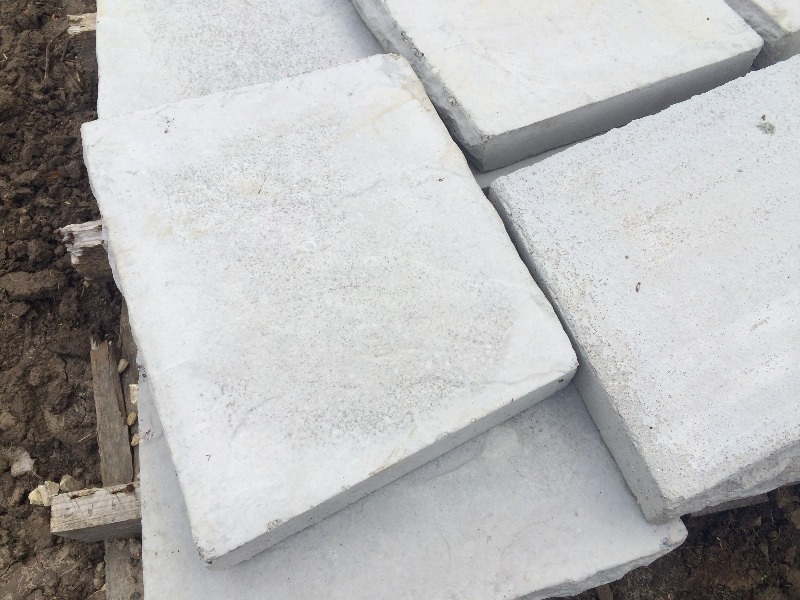 lot 35 image: Pavers, Decretive Stone, Block   16 x 12 x 2.25   lot of approx. 21