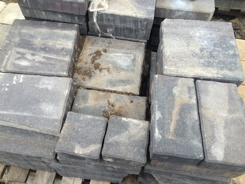 lot 42 image: Pavers, Decretive Stone, Block   11.50 x 11.50 x 2.50  some random sizes    Pallet Lot