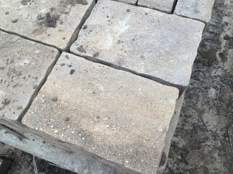 lot 44 image: Pavers, Decretive Stone, Block   11.50 x 7.50 x 3.50 &  7.50 x 3.50 x 3.50   Pallet Lot