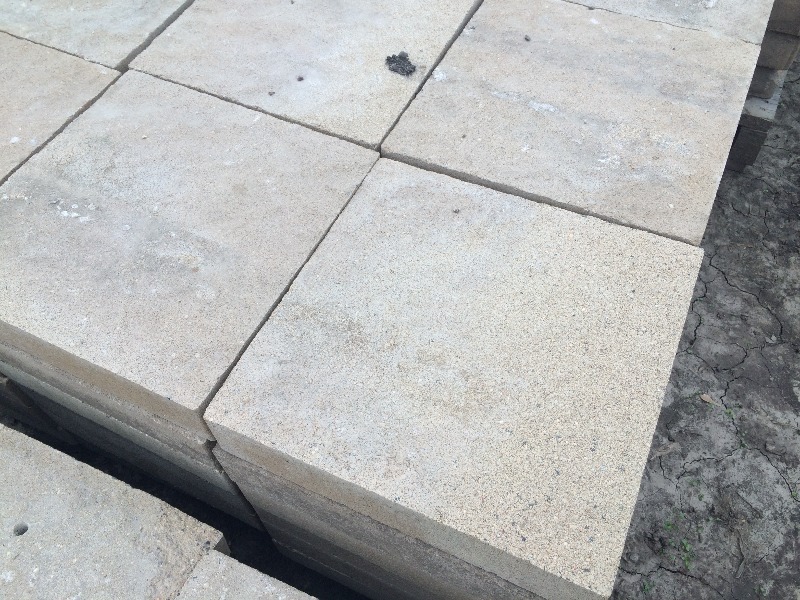 lot 45 image: Pavers, Decretive Stone, Block   13.75 x 13.75 x 3   Pallet Lot