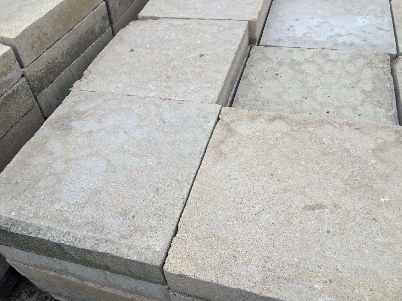 lot 46 image: Pavers, Decretive Stone, Block   13.75 x 13.75 x 3   Pallet Lot