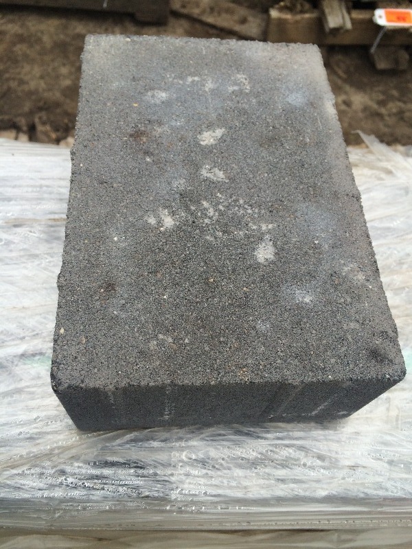 lot 48 image: Pavers, Decretive Stone, Block   8.25 x 5.50 x 3  Pallet lot