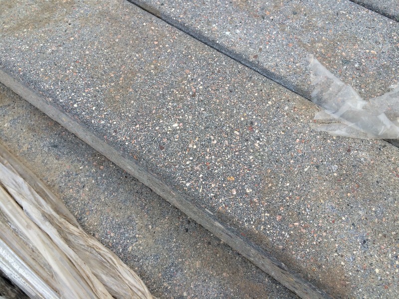 lot 54 image: Pavers, Decretive Stone, Block   36 x 6 x 3  Pallet Lot