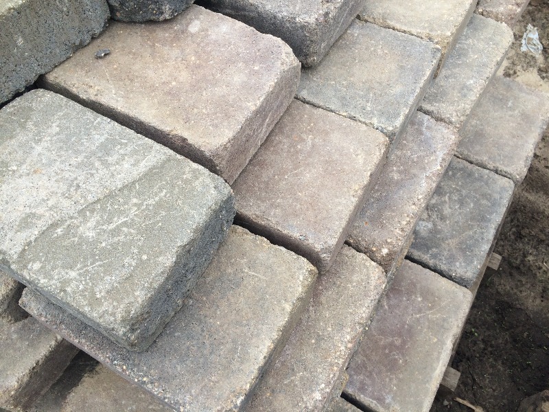 lot 56 image: Pavers, Decretive Stone, Block   8 x 5.50 x 3   some random sizes   pallet lot