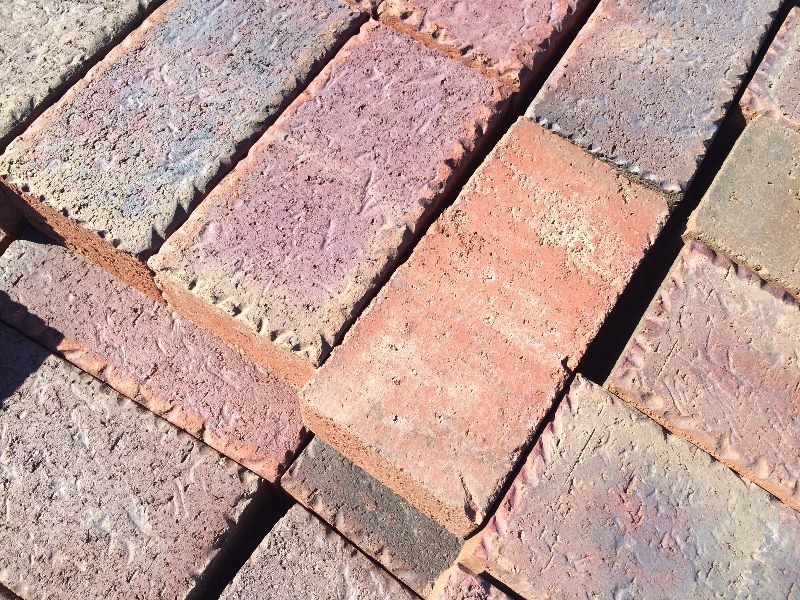 lot 68 image: Clay Paver  8 x 4 x 2.50  pallet lot